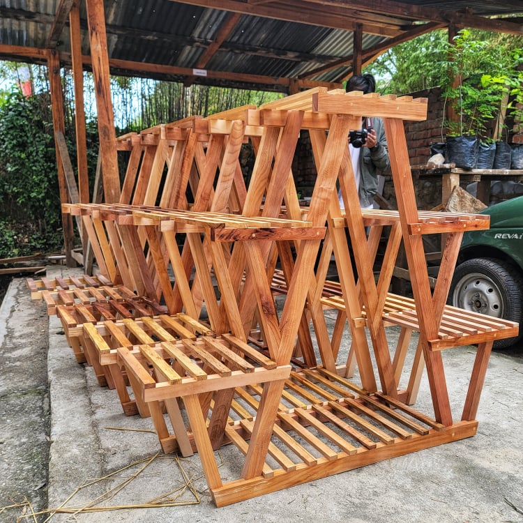 Wooden Flower Pot Display/Stand, Made of Hardwood, 5 Flower Pots